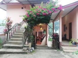 Meexai Guesthouse, location de vacances à Nongkhiaw