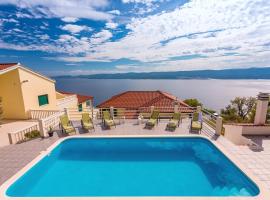 VILLA MASLINA, with private 32m2Pool, panoramic views on 100km coastline, 12 pax, hotel Lokva Rogoznicában