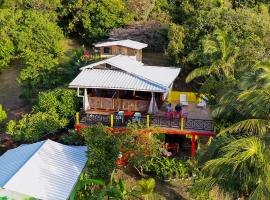 Windy View Guest House, hotel em Providencia