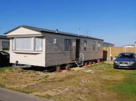Caravan ( Static, within a super holiday park ), hotel in Birchington