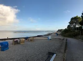 Nur 50m zum Yachthafen und 100m zum Strand