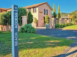San Marco Luxury Beachside Villa, hotel with parking in Whangamata