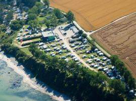 Knaus Camping- und Ferienhauspark Rügen, Hotel in Altenkirchen