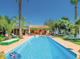 Lovely Home In La Marina, Elche With Outdoor Swimming Pool, villa in La Marina