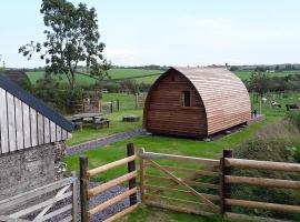 Larkworthy Farm Glamping Holiday Cabins, campsite in Ashwater