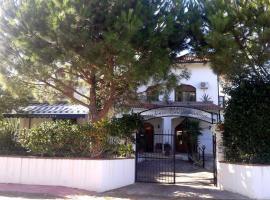 Residence Gnura Momma: Locri'de bir otel