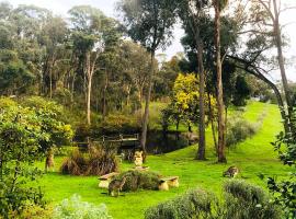 Countryside Retreat romantic tranquil native wildlife township Hepburn - Daylesford, 4 tähden hotelli kohteessa Hepburn Springs