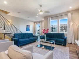 Private Living Villa Near City Hot Spots