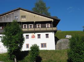Unser kleines Bauernhaus, hotel v mestu Maria Luggau