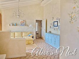 Alice's Nest-Lake View House, hotell Padenghe sul Gardas