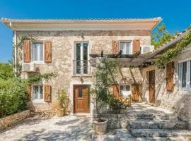 Villa Callisto- Elegant Villa with Pool