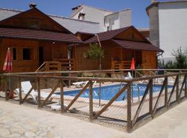 Cabañas de Madera El Rinconcillo, resort village in Arroyo Frio