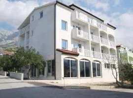 Apart-pansion Promajna