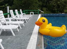 Khao Sok Royal Bamboo Hostel