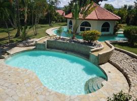 Villas for Vacation 32-18-6, hotell med boblebad i Sos&uacute;a