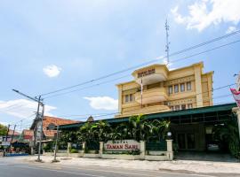 RedDoorz Plus near Alun Alun Karanganyar, hotel cerca de Sondokoro Agrotourism, Karanganyar