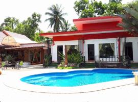 เนตรลดารีสอร์ท, hotel v destinaci Chumphon