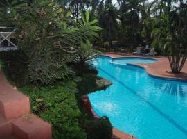 The Pagoda Hotel, ξενοδοχείο σε Chiplun