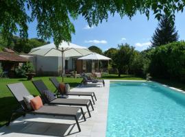 Maison Pigeonnier, hotel with parking in Alet-les-Bains