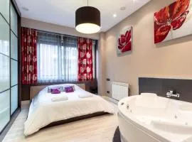 Bilbao Volantin II with jacuzzi by Aston Rentals