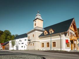 Hotel zum Glockenturm, hotel with parking in Marktl