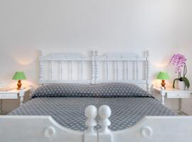 拉佩爾拉酒店，特羅佩阿的飯店