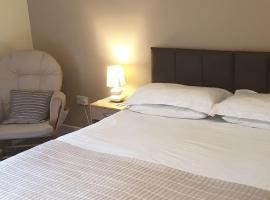 Red Lion Inn, hotel with parking in Milfield