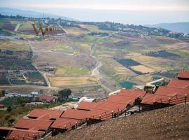 Wooden Arcs Resort & Spa, hotel a Tal‘at ar Ruzz