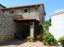 Apartment Duerose, family hotel in Buje