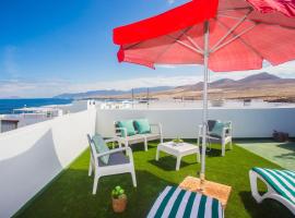 OHANA House in Caleta de Caballo, hotel with parking in Caleta de Caballo