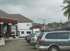 HERINGAN HOTEL & SUITES, hotel v destinaci Ilerin