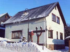 Ferienwohnung Peter Engelhardt โรงแรมใกล้ Schmiedefeld Ski Lift ในชมีเดอเฟลด์ อัม เร็นน์ชไตก์