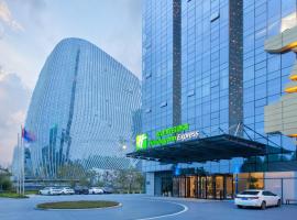 Holiday Inn Express Zhengzhou Longzi Lake, an IHG Hotel, hotel in zona Aeroporto Internazionale di Zhengzhou Xinzheng - CGO, Yaoqiao