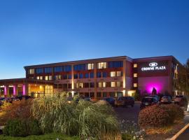 Crowne Plaza Boston - Woburn, an IHG Hotel، فندق في وبورن