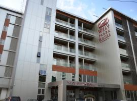 West Plaza Hotel at Lebuu Street, hotel di Koror