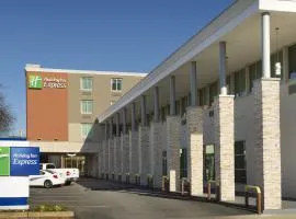 Holiday Inn Express Baltimore At The Stadiums by IHG