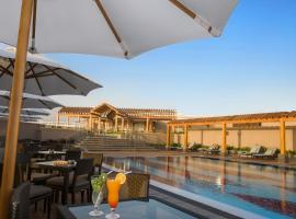 Ayla Grand Hotel, hotel di Al Ain