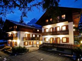 Residence Peniè, hotel cerca de Telesquí Donaria, San Vito di Cadore