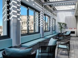 iQ Hotel Milano, luxury hotel in Milan