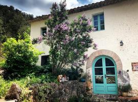 ECO TURISMO MASIA MAS d'en GIRALT 1722, cabaña o casa de campo en Sitges