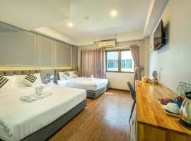 De Lavender Bangkok Hotel