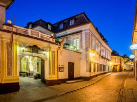 Shakespeare Boutique Hotel, viešbutis Vilniuje, netoliese – Vilniaus Visų Šventųjų bažnyčia