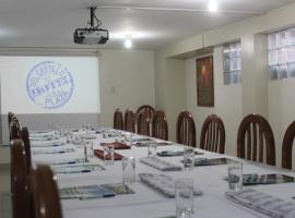 Auditorio & Centro de Capacitaciones Central Park Pucallpa，普卡爾帕的飯店