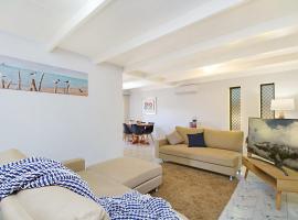 Caba Shack by Kingscliff Accommodation, villa in Cabarita Beach
