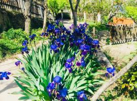 Barranco de la Salud, hotel with parking in Laroles