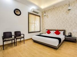 Capital O 62953 Foodie, hotel v destinaci Maheshwar