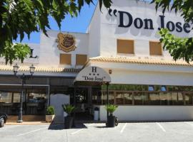 Hospedium Hotel Don Jose, отель в городе Касталья