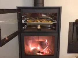 Antigua Panadería de Valdelarco, chimenea con horno 2 Hab 4 pers mas 2 max