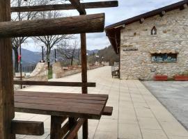 Agriturismo le cascine, hotel u gradu Kastel di Tora