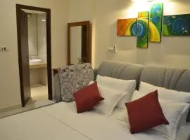 Atrium - ICONIC APARTMENT